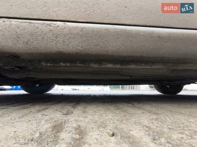 Серый Мазда 626, объемом двигателя 2 л и пробегом 450 тыс. км за 2700 $, фото 4 на Automoto.ua