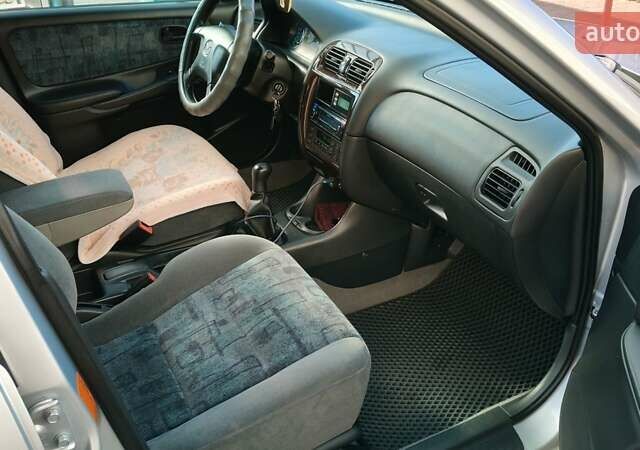 Серый Мазда 626, объемом двигателя 2 л и пробегом 256 тыс. км за 3550 $, фото 1 на Automoto.ua