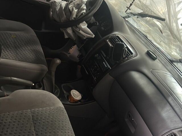 Серый Мазда 626, объемом двигателя 2 л и пробегом 357 тыс. км за 700 $, фото 2 на Automoto.ua