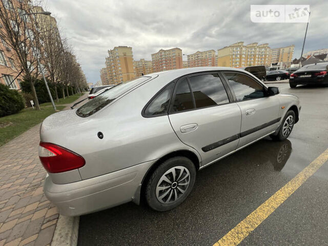 Сірий Мазда 626, об'ємом двигуна 2 л та пробігом 259 тис. км за 3300 $, фото 9 на Automoto.ua