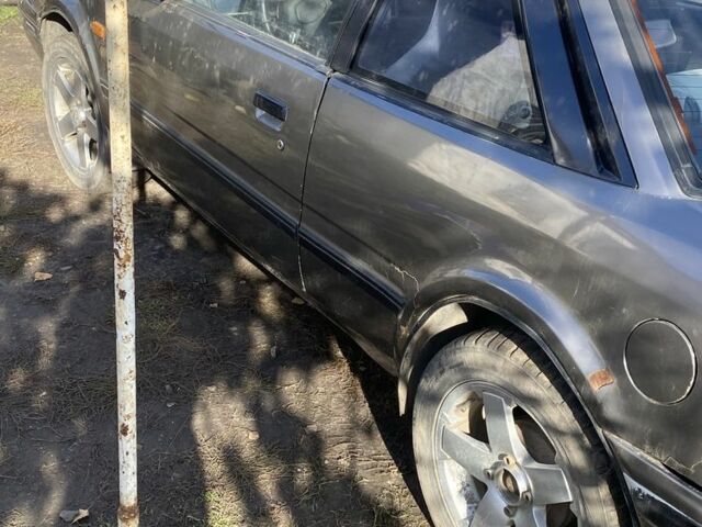 Серый Мазда 626, объемом двигателя 2 л и пробегом 330 тыс. км за 716 $, фото 3 на Automoto.ua