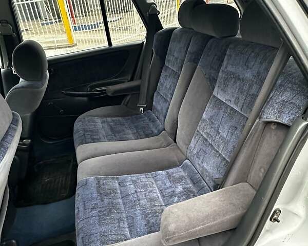 Сірий Мазда 626, об'ємом двигуна 1.99 л та пробігом 340 тис. км за 2800 $, фото 12 на Automoto.ua