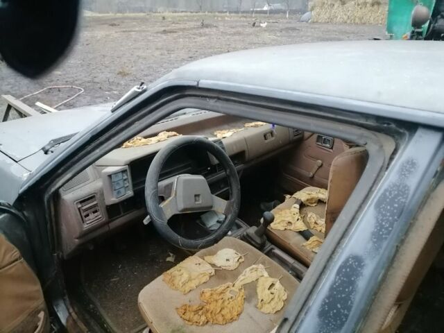 Сірий Мазда 626, об'ємом двигуна 1.6 л та пробігом 24 тис. км за 100 $, фото 1 на Automoto.ua