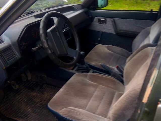 Сірий Мазда 626, об'ємом двигуна 2 л та пробігом 210 тис. км за 1299 $, фото 4 на Automoto.ua