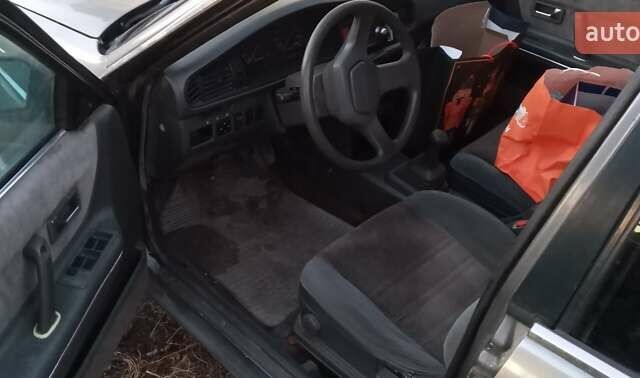 Серый Мазда 626, объемом двигателя 2 л и пробегом 384 тыс. км за 1000 $, фото 3 на Automoto.ua