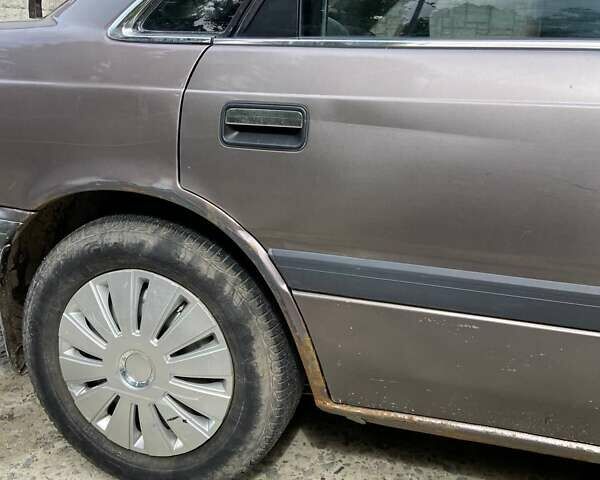 Сірий Мазда 626, об'ємом двигуна 1.99 л та пробігом 367 тис. км за 1400 $, фото 8 на Automoto.ua