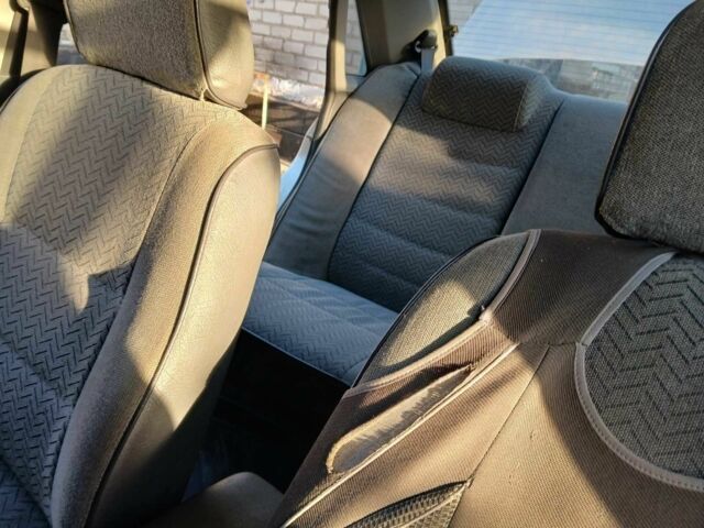 Сірий Мазда 626, об'ємом двигуна 2 л та пробігом 500 тис. км за 500 $, фото 4 на Automoto.ua