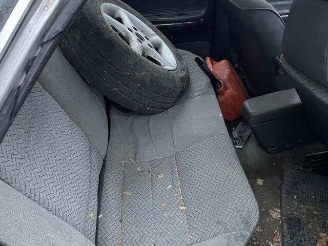 Сірий Мазда 626, об'ємом двигуна 2 л та пробігом 200 тис. км за 450 $, фото 4 на Automoto.ua