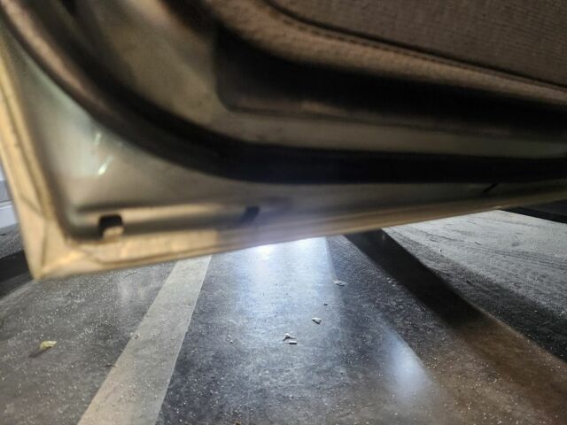 Сірий Мазда 626, об'ємом двигуна 1.8 л та пробігом 280 тис. км за 1650 $, фото 12 на Automoto.ua