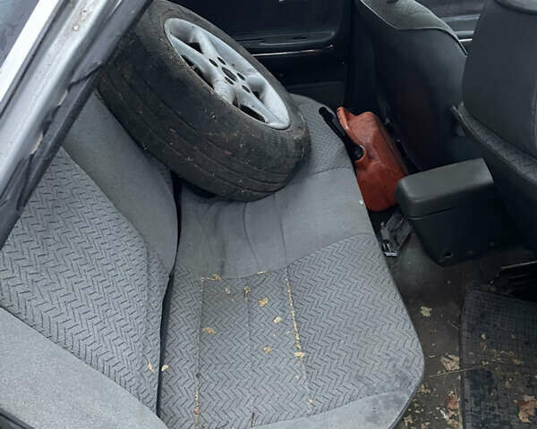 Сірий Мазда 626, об'ємом двигуна 2 л та пробігом 200 тис. км за 450 $, фото 5 на Automoto.ua