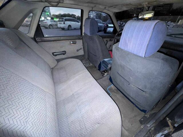 Серый Мазда 626, объемом двигателя 1.6 л и пробегом 250 тыс. км за 600 $, фото 7 на Automoto.ua