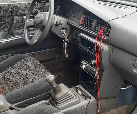 Серый Мазда 626, объемом двигателя 2 л и пробегом 400 тыс. км за 1547 $, фото 4 на Automoto.ua