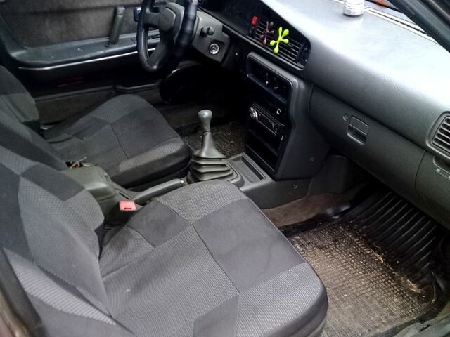 Серый Мазда 626, объемом двигателя 2 л и пробегом 558 тыс. км за 1500 $, фото 1 на Automoto.ua