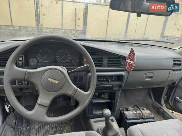 Серый Мазда 626, объемом двигателя 2 л и пробегом 322 тыс. км за 650 $, фото 2 на Automoto.ua