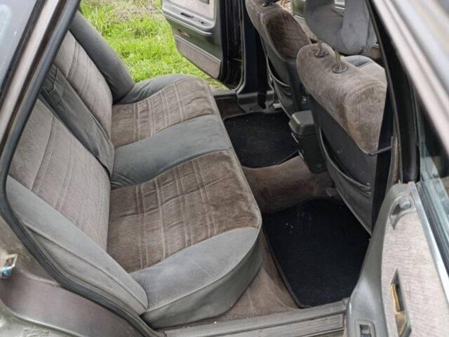 Сірий Мазда 626, об'ємом двигуна 2 л та пробігом 77 тис. км за 720 $, фото 4 на Automoto.ua