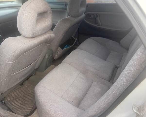 Серый Мазда 626, объемом двигателя 2 л и пробегом 404 тыс. км за 1300 $, фото 5 на Automoto.ua