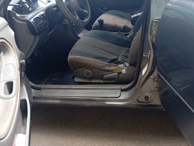 Сірий Мазда 626, об'ємом двигуна 1.8 л та пробігом 500 тис. км за 1500 $, фото 4 на Automoto.ua