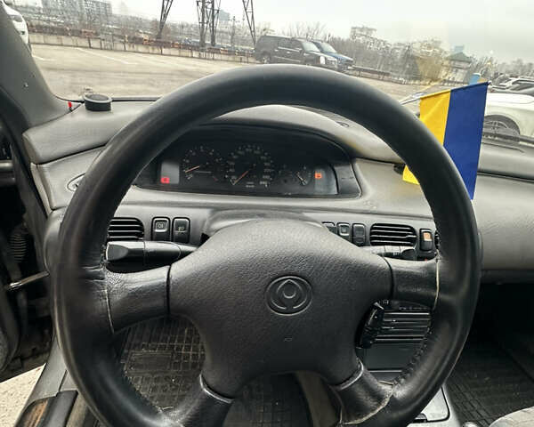 Серый Мазда 626, объемом двигателя 2.5 л и пробегом 250 тыс. км за 1500 $, фото 10 на Automoto.ua