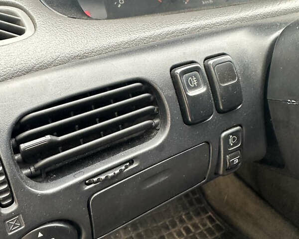 Серый Мазда 626, объемом двигателя 2.5 л и пробегом 250 тыс. км за 1500 $, фото 14 на Automoto.ua