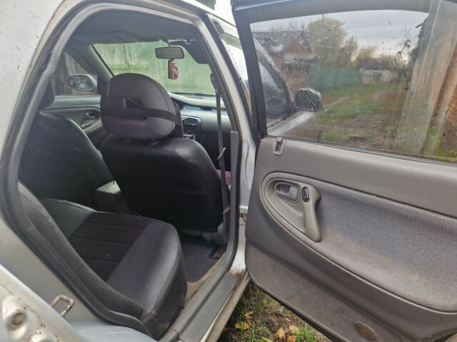 Серый Мазда 626, объемом двигателя 2 л и пробегом 422 тыс. км за 3000 $, фото 8 на Automoto.ua