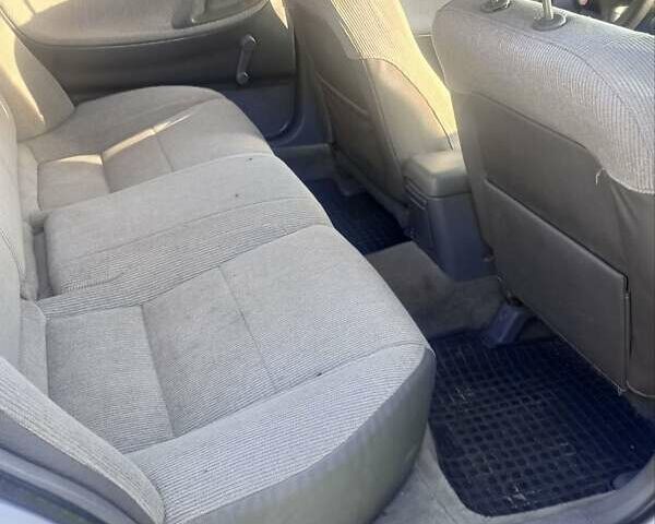 Серый Мазда 626, объемом двигателя 1.8 л и пробегом 230 тыс. км за 2500 $, фото 3 на Automoto.ua