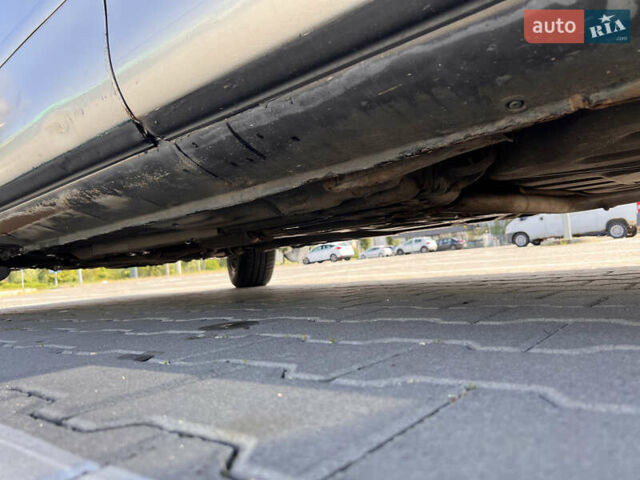 Серый Мазда 626, объемом двигателя 2.5 л и пробегом 300 тыс. км за 2200 $, фото 2 на Automoto.ua