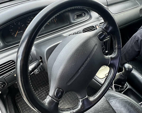 Серый Мазда 626, объемом двигателя 2.5 л и пробегом 300 тыс. км за 2200 $, фото 4 на Automoto.ua