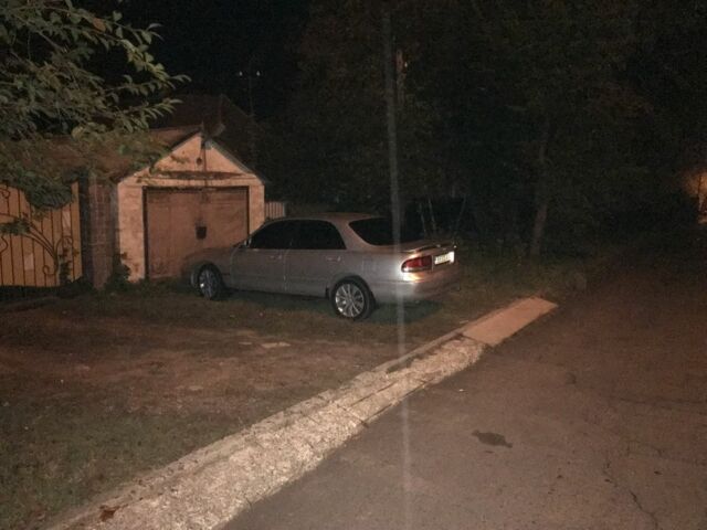 Серый Мазда 626, объемом двигателя 2 л и пробегом 350 тыс. км за 1100 $, фото 8 на Automoto.ua