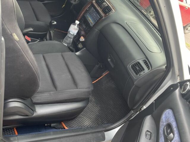 Серый Мазда 626, объемом двигателя 2 л и пробегом 290 тыс. км за 2900 $, фото 6 на Automoto.ua