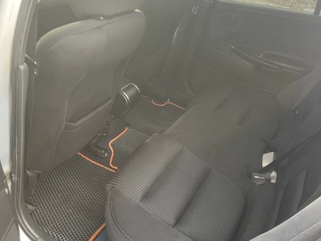 Серый Мазда 626, объемом двигателя 2 л и пробегом 290 тыс. км за 2900 $, фото 5 на Automoto.ua