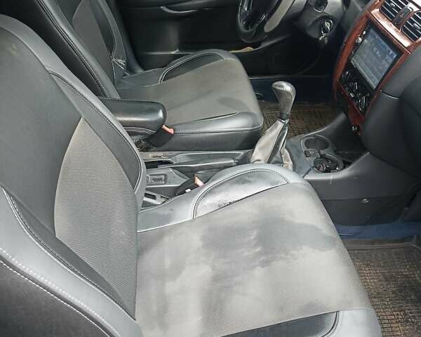 Серый Мазда 626, объемом двигателя 2 л и пробегом 320 тыс. км за 2630 $, фото 5 на Automoto.ua