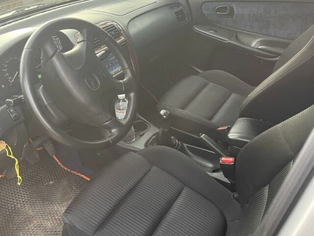 Серый Мазда 626, объемом двигателя 2 л и пробегом 290 тыс. км за 2900 $, фото 4 на Automoto.ua