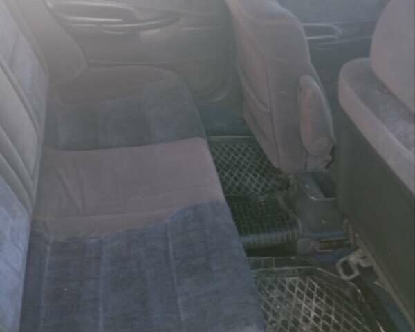 Серый Мазда 626, объемом двигателя 2 л и пробегом 380 тыс. км за 2950 $, фото 1 на Automoto.ua