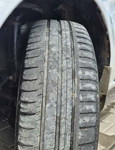 Серый Мазда 626, объемом двигателя 1.84 л и пробегом 286 тыс. км за 2800 $, фото 9 на Automoto.ua