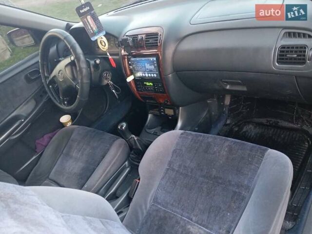 Серый Мазда 626, объемом двигателя 2 л и пробегом 380 тыс. км за 2950 $, фото 2 на Automoto.ua