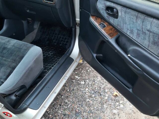 Серый Мазда 626, объемом двигателя 1.8 л и пробегом 225 тыс. км за 1200 $, фото 4 на Automoto.ua