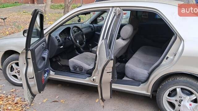 Серый Мазда 626, объемом двигателя 1.8 л и пробегом 320 тыс. км за 3300 $, фото 10 на Automoto.ua