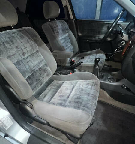 Сірий Мазда 626, об'ємом двигуна 2 л та пробігом 105 тис. км за 3800 $, фото 26 на Automoto.ua