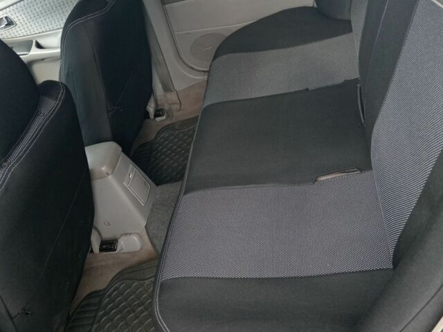 Сірий Мазда 626, об'ємом двигуна 1.8 л та пробігом 290 тис. км за 3100 $, фото 14 на Automoto.ua