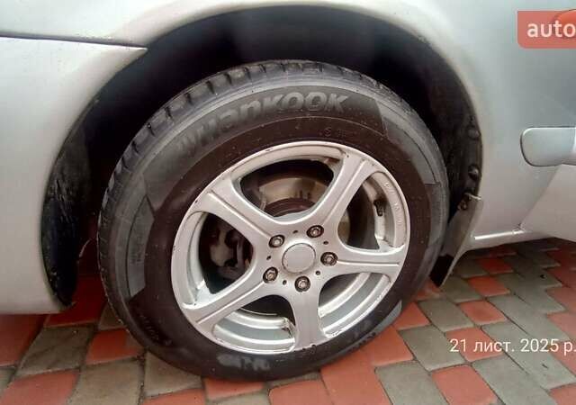 Серый Мазда 626, объемом двигателя 2 л и пробегом 341 тыс. км за 3500 $, фото 5 на Automoto.ua