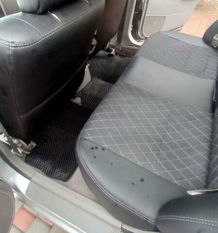 Серый Мазда 626, объемом двигателя 2 л и пробегом 341 тыс. км за 3500 $, фото 12 на Automoto.ua