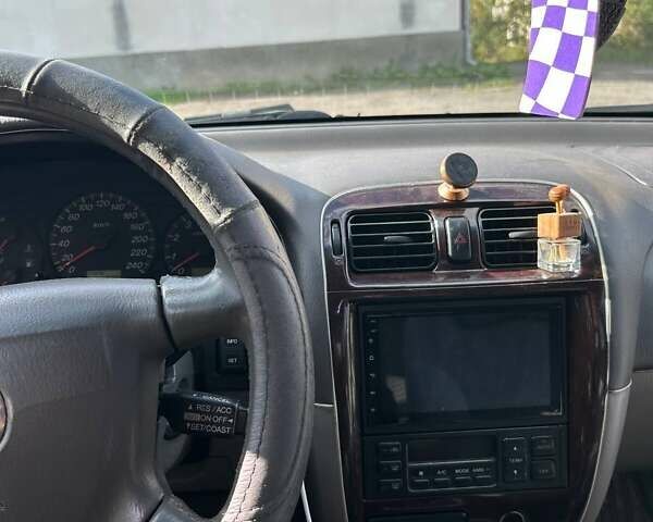 Серый Мазда 626, объемом двигателя 2 л и пробегом 295 тыс. км за 2500 $, фото 5 на Automoto.ua