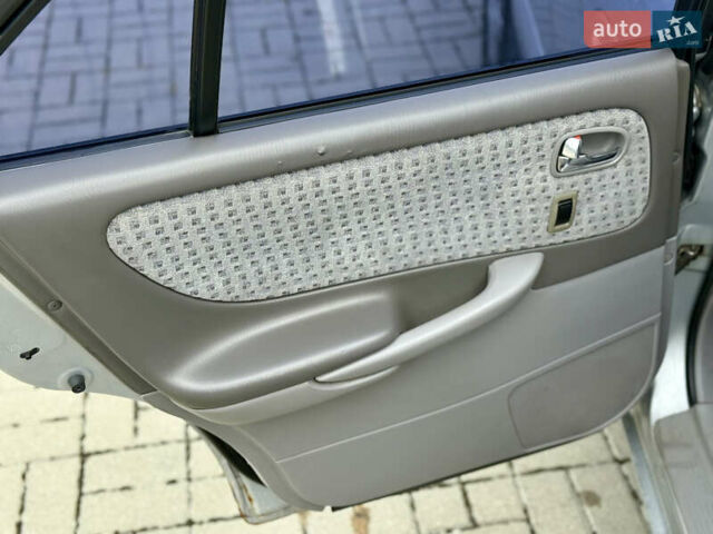 Сірий Мазда 626, об'ємом двигуна 2 л та пробігом 377 тис. км за 2222 $, фото 6 на Automoto.ua