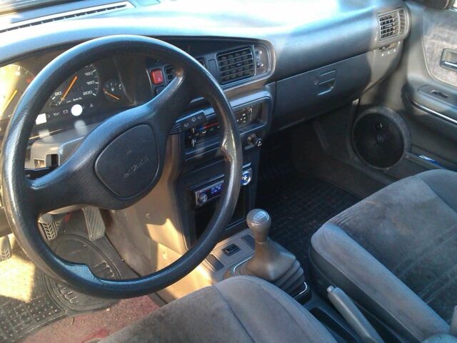 Серый Мазда 626, объемом двигателя 2 л и пробегом 400 тыс. км за 2300 $, фото 3 на Automoto.ua