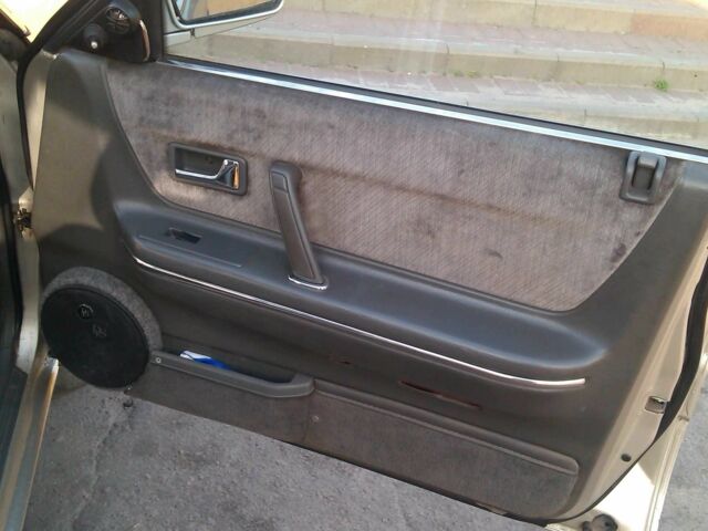 Серый Мазда 626, объемом двигателя 2 л и пробегом 400 тыс. км за 2300 $, фото 6 на Automoto.ua