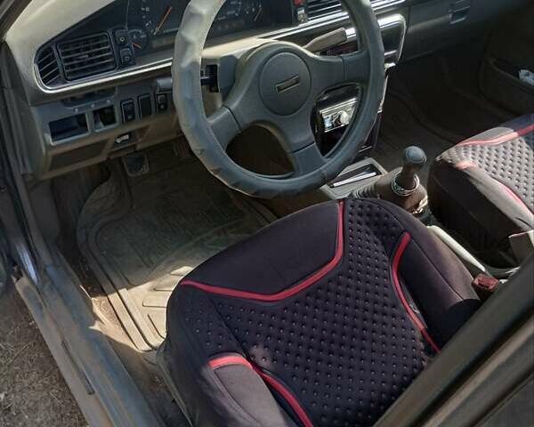 Сірий Мазда 626, об'ємом двигуна 2 л та пробігом 250 тис. км за 800 $, фото 4 на Automoto.ua