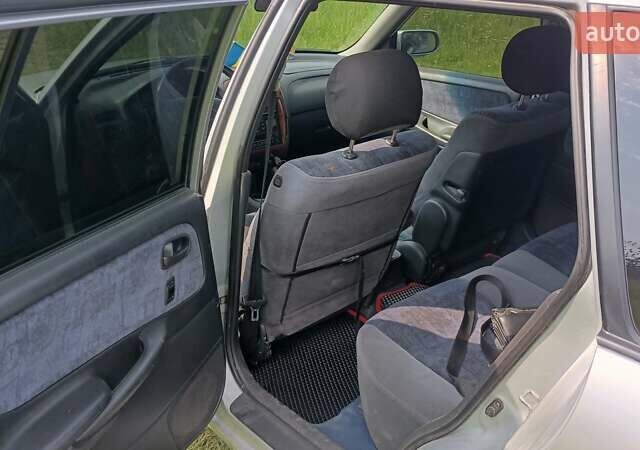 Серый Мазда 626, объемом двигателя 2 л и пробегом 270 тыс. км за 2700 $, фото 6 на Automoto.ua