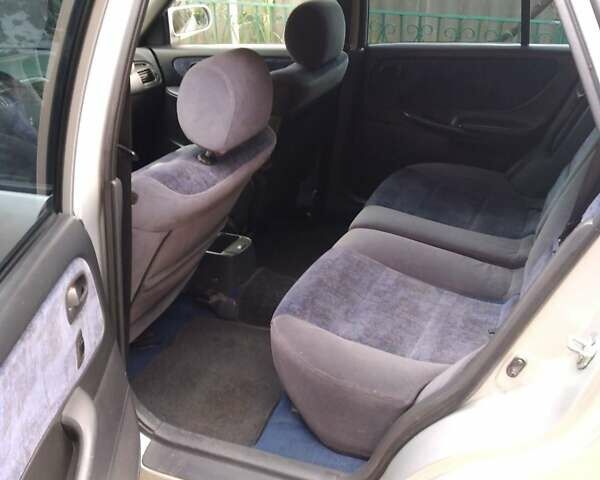 Серый Мазда 626, объемом двигателя 2 л и пробегом 440 тыс. км за 2700 $, фото 6 на Automoto.ua