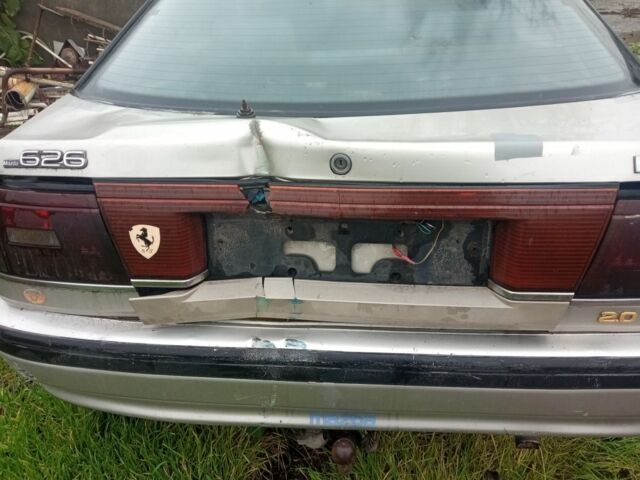 Серый Мазда 626, объемом двигателя 2 л и пробегом 500 тыс. км за 800 $, фото 11 на Automoto.ua