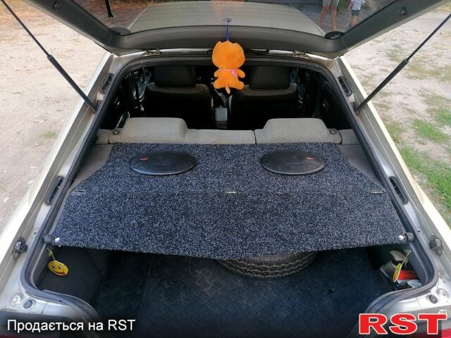 Серый Мазда 626, объемом двигателя 2 л и пробегом 370 тыс. км за 1950 $, фото 12 на Automoto.ua